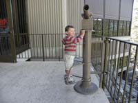 090-Kenny_the_camera_man