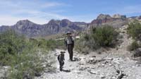 20-Poppy_and_Kenny_on_the_trail