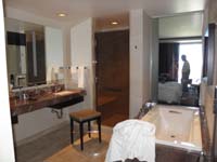62-M_Resort_room-bathroom_view