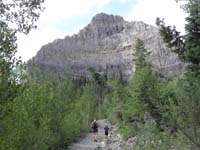 08-Kenny_always_prefers_walking_on_rocks_rather_than_trail