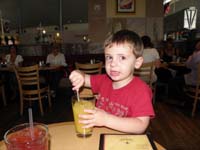 01-breakfast_at_California_Pizza_Kitchen_at_Las_Vegas_airport-flight_delayed