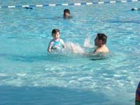 74-Daddy_and_Kenny_splashing