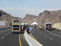 06-on_the_Arizona_side_approaching_where_we_get_off_the_bus