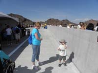 15-Kenny_got_a_viewfinder_keychain_of_the_bridge_from_the_Hoover_Dam