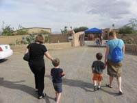 01-Brooke_Jack_Kenny_and_Mommy_enter_Roos-N-More_Zoo_in_Moapa