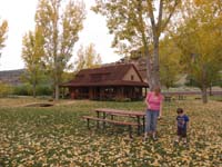 02-apple_orchard-market_in_Springdale_Utah-we_found_Fall-they_have_great_fresh_apples