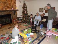165-family_opening_gifts