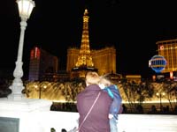 58-Mommy_and_Kenny_mesmerized_by_the_Bellagio_fountains