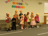 05-Kenny_and_his_classmates-Aspyn_Kenny_Kayla(KK)_Skylar_Jeradin_Sirius_Luke_Bonnie_Grant_Lizzie_Sarah