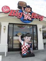 01-Kenny_in_front_of_Bob's_Big_Boy_in_Baker_California