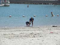 06-Daddy_and_Kenny_looking_for_seashell-amazingly_we_actually_found_one