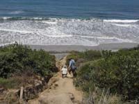 05-scrambling_down_the_hillside-cliff_to_get_to_the_beach