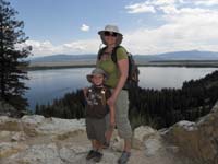 33-Kenny_and_Mommy_at_Inspiration_Point