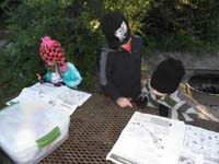 46a-the_next_morning-Toby_helps_the_Junior_Ranger_wannabes