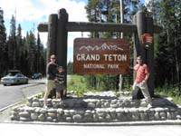 71-family_hits_the_park_sign_on_the_way_out