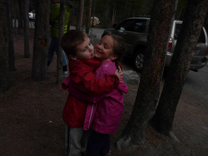 90d-Kenny_and_Sierra_hugging