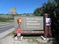 34-Kenny_at_entrance_to_Devils_Tower_National_Monument
