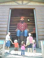 70-Paul_Bunyan_greets_the_kids_by_name