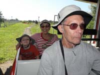 85-Kenny_Baba_Poppy_on_the_train