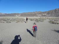 031-Kenny_and_Peppe_hiking_out_to_Racetrack_Playa_during_late_afternoon