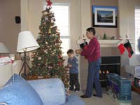 09-Kenny_helps_Baba_decorate_the_tree