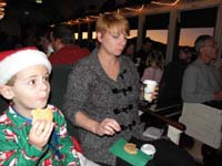14-time_for_cookie_and_hot_chocolate-actually_very_warm_this_time
