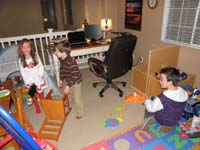 50-Brewsters_visit_for_dinner-Kenny_plays_with_Sierra_and_Toby