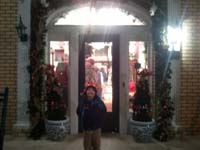 49-Kenny_at_the_Blue_Willow
