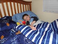 02-cute_boy_sleeping_soundly