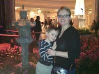 19-Kenny_and_Mommy_at_Bellagio_Conservatory