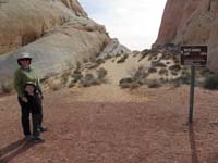 20-Mommy_and_Kenny_at_beginning_of_White_Domes_hike