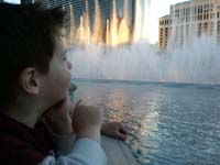 31-Kenny_really_likes_the_Bellagio_fountains-so_does_Daddy
