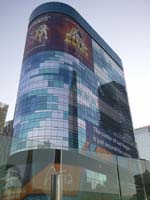 32-Harmon_Tower_of_CityCenter-big_legal_battle-may_be_dropped_in_near_future