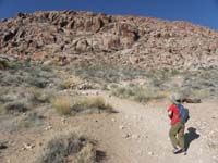 01-Kenny_on_the_trail_leading_to_the_rocks