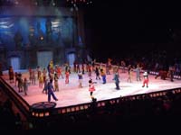 40-final_scene_with_all_the_characters_from_Disney_on_Ice