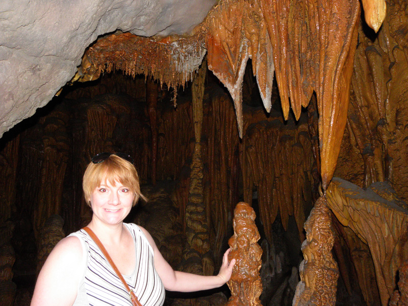 078-Mommy_in_the_artificial_cave