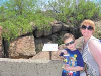 089-Kenny_and_Mommy_with_bobcat_exhibit