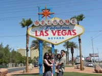 37-Cristy_Leyna_Brooke_Jeff_at_Welcome_to_Fabulous_Las_Vegas_sign