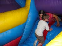 17-Baba's_a_trooper_she's_going_through_the_maze-Kenny_helps