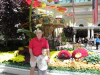 07-Grandpa_Duke_and_Kenny_at_Bellagio_Conservatory