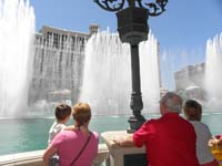 19-Kenny_Mommy_Grandpa_Duke_Grammy_walking_Bellagio_Fountains