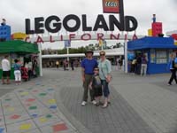 43-Daddy_Mommy_and_Kenny_at_Legoland