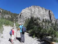 09-getting_closer_to_Cathedral_Rock-Kenny_complained_a_lot_his_leg_hurt