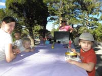 04-dinner_time-Janelle_Mason_Alex_Eleanor_Mommy_Kenny