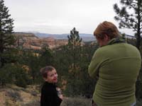 12-Kenny_and_Mommy_admire_the_scenery_at_Bryce_Canyon_NP