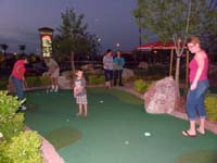 14-practicing_our_putts_before_starting-waiting_for_our_turn_anyway