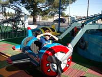 33-Kenny_loves_the_planes_at_the_Mini_Gran_Prix
