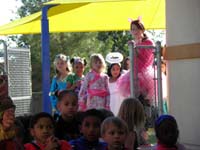03-Kenny's_class_in_position_to_enter_the_stage-Miss_Kottraba