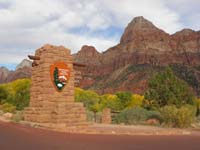 10-Zion_National_Park_entrance_sign_and_great_view