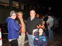 09-Mommy,Grammy,Grandpa_Duke,Kenny_ready_to_board_the_train